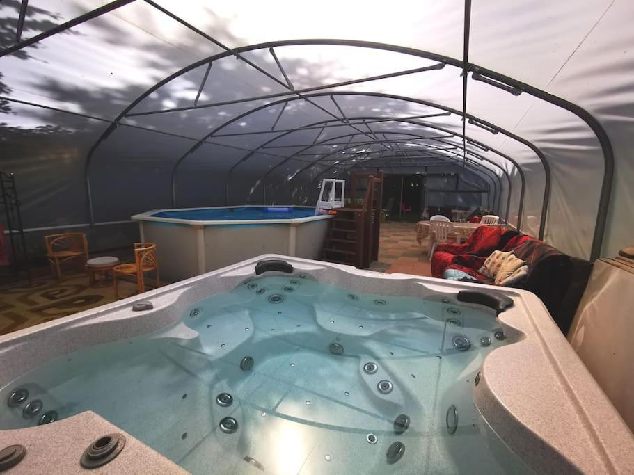 Country Side Haven Two Double Ensuite Bedrooms Couples Exclusive Rate Offered Saint-Michel-de-Montjoie Buitenkant foto